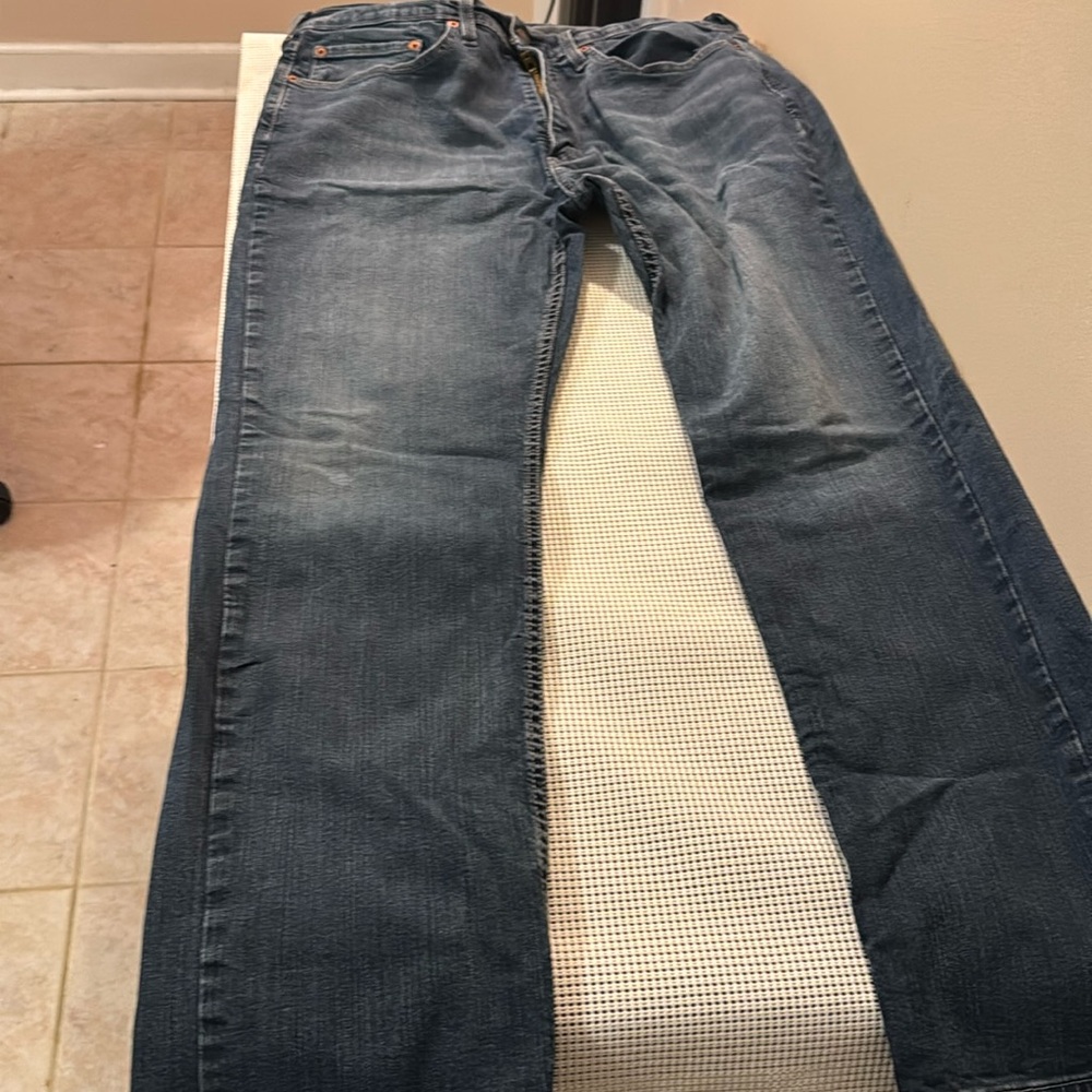 Very nice pair of men’s Levi Strauss jeans size 36X32
